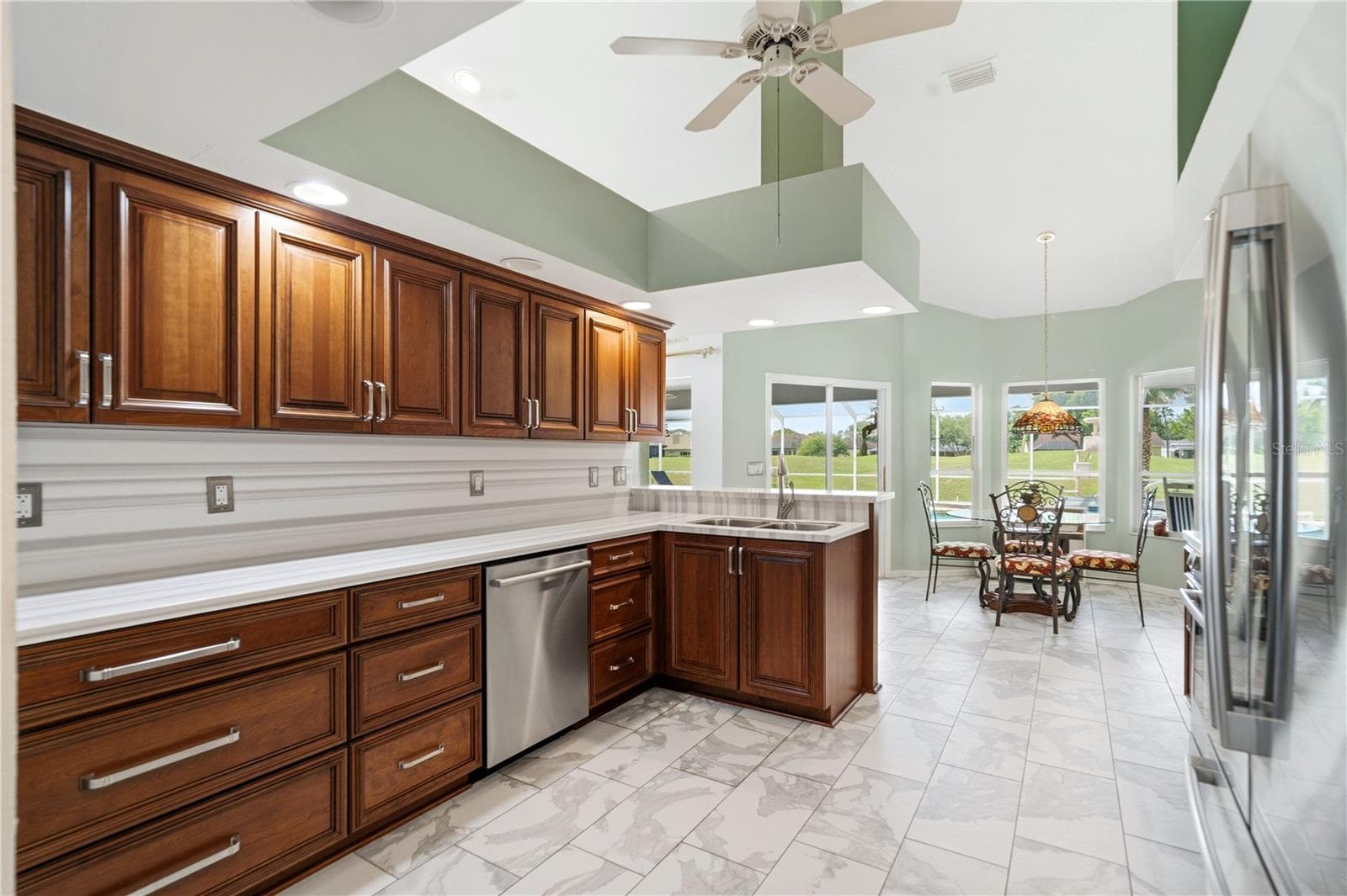 9276 ASHLEY DRIVE — photo 13 of 63
