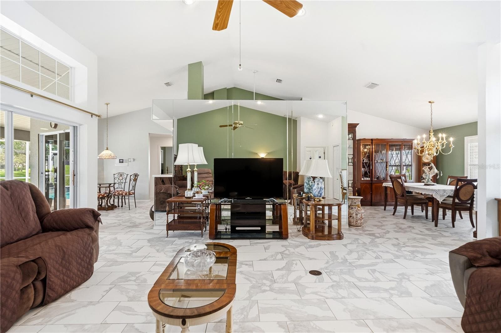 9276 ASHLEY DRIVE — photo 17 of 63