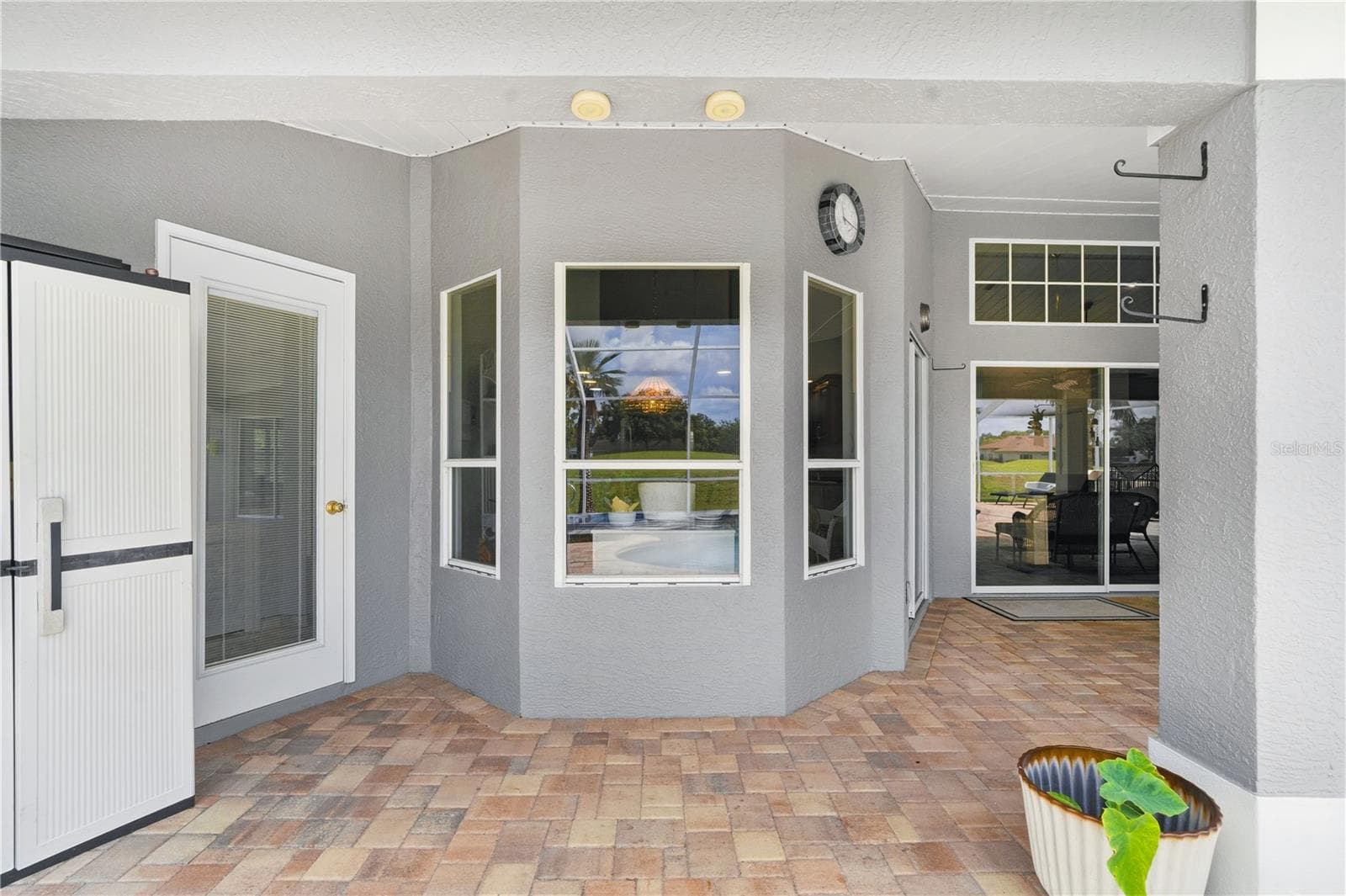 9276 ASHLEY DRIVE — photo 33 of 63
