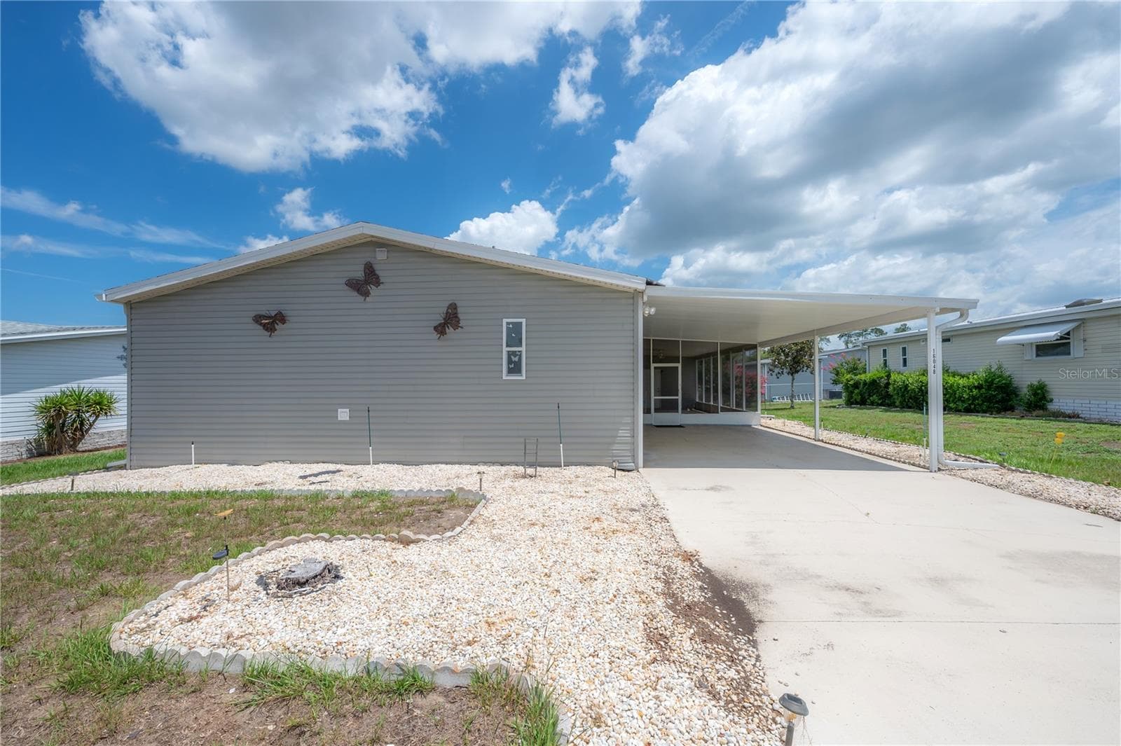 16048 BROOKRIDGE BOULEVARD — photo 3 of 41