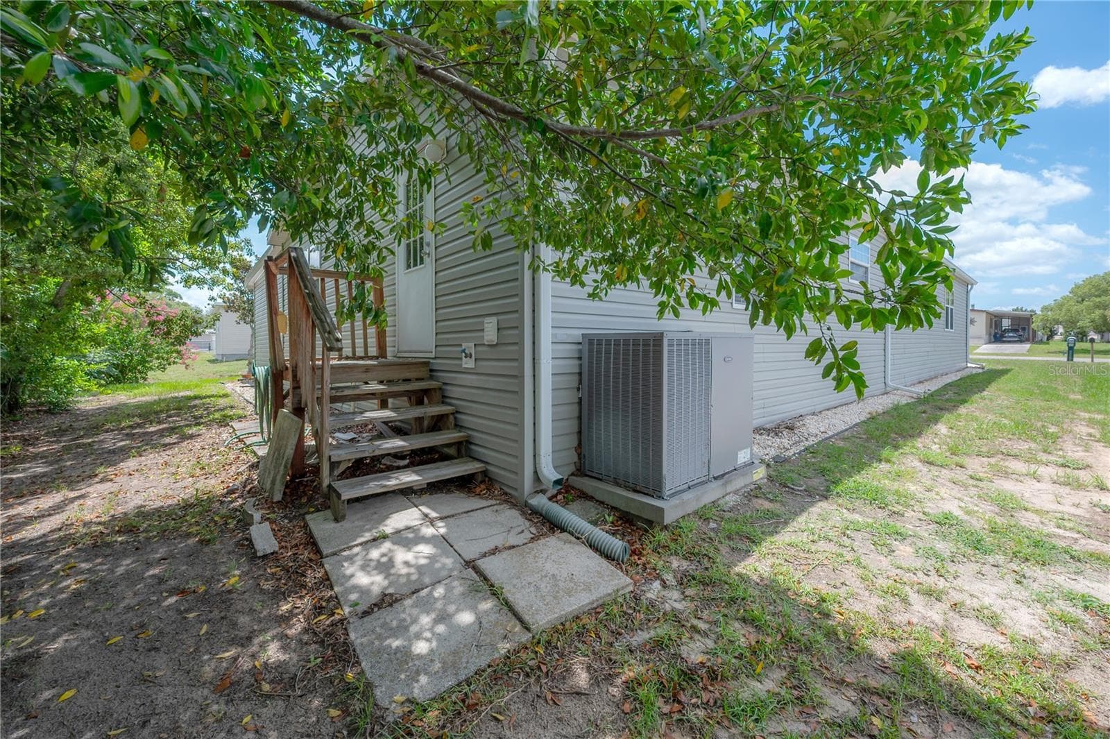 16048 BROOKRIDGE BOULEVARD — photo 31 of 41