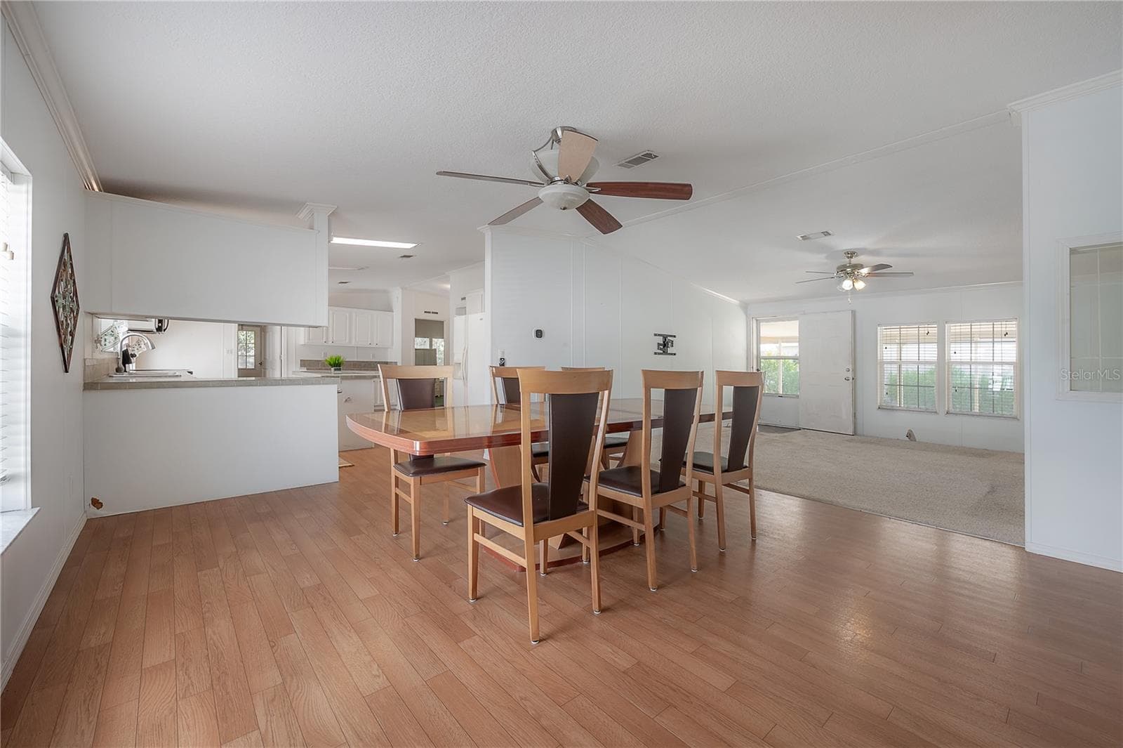 16048 BROOKRIDGE BOULEVARD — photo 9 of 41
