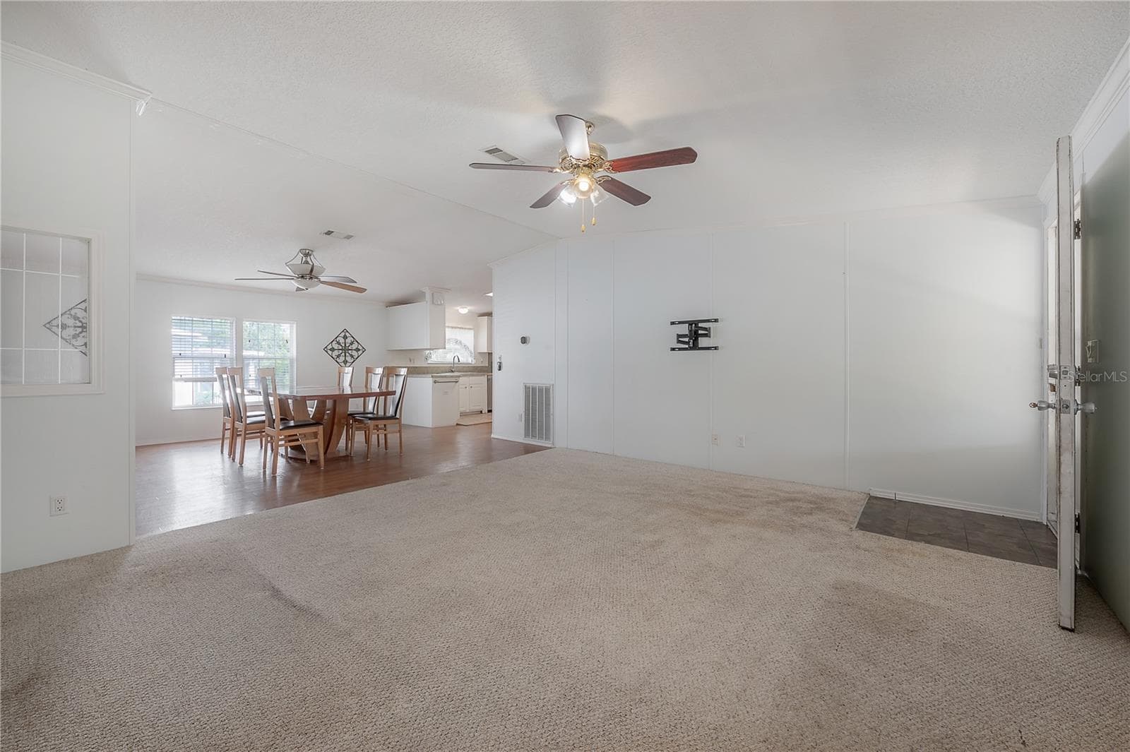 16048 BROOKRIDGE BOULEVARD — photo 7 of 41