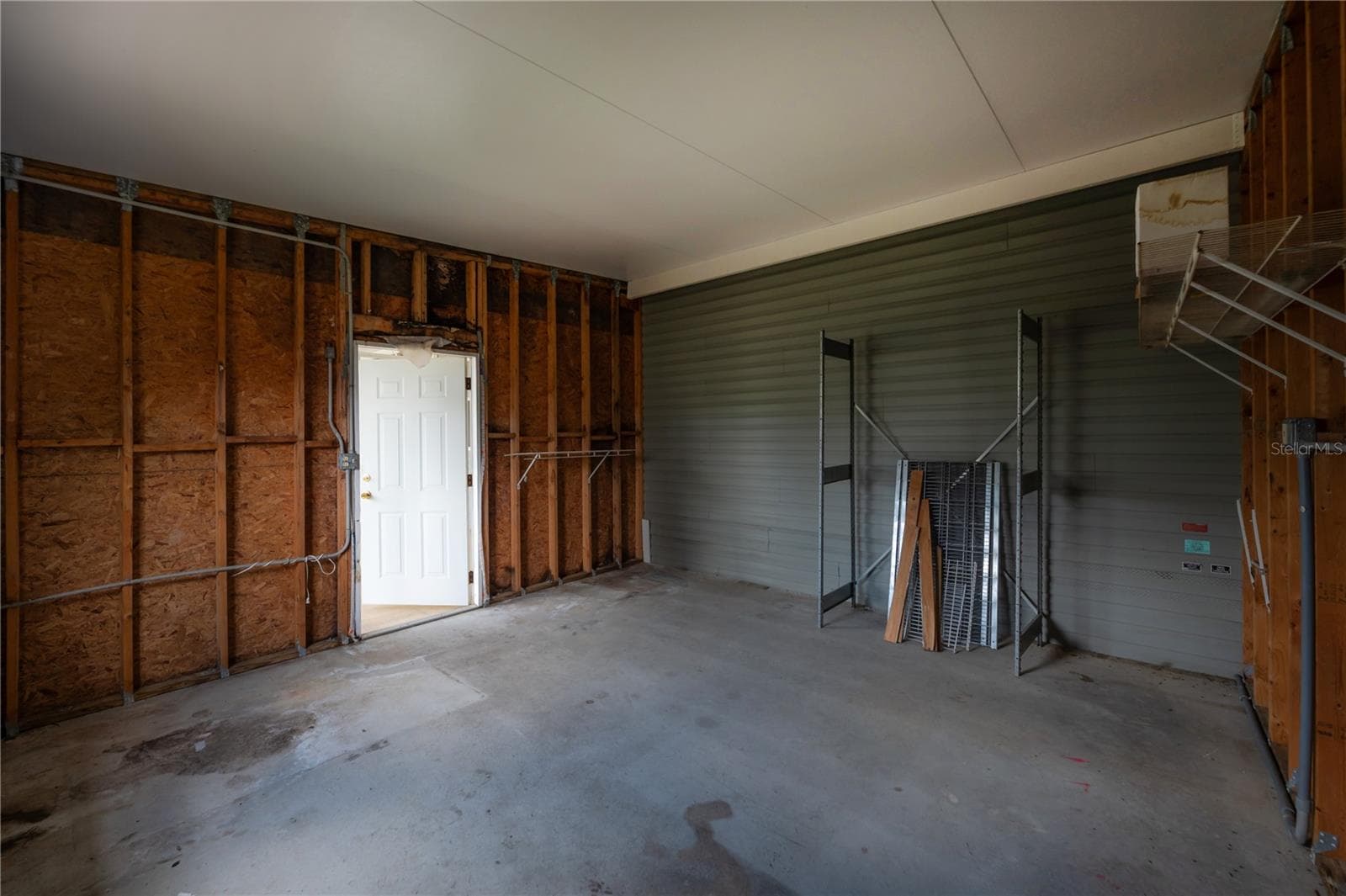 16048 BROOKRIDGE BOULEVARD — photo 34 of 41