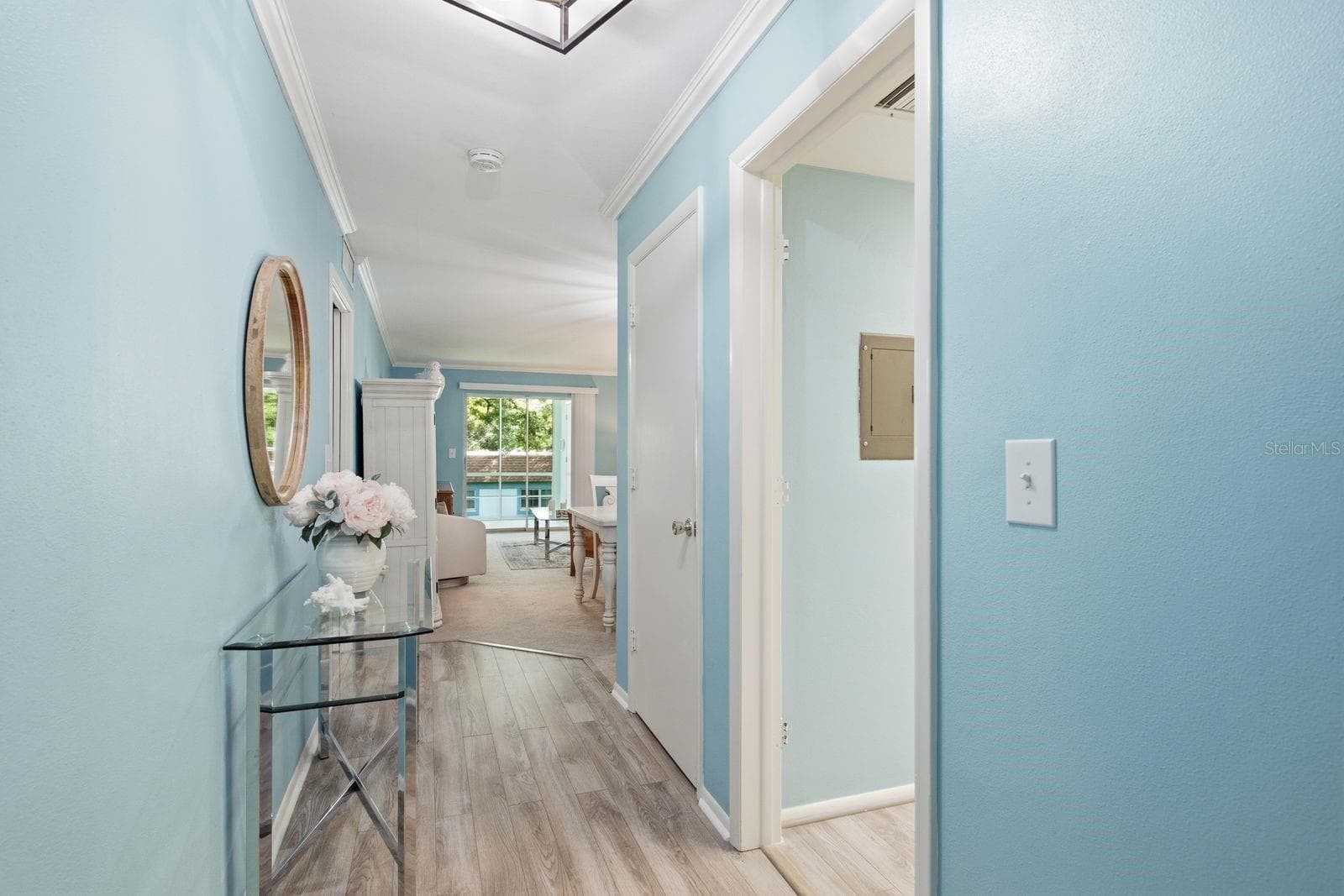 200 GLENNES LANE — photo 5 of 41