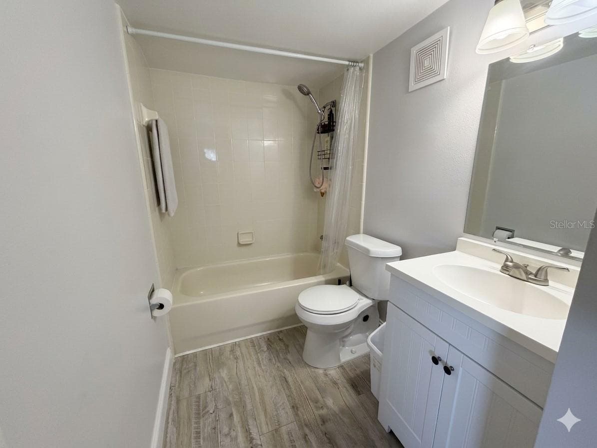 924 LAKE DESTINY ROAD — photo 5 of 12
