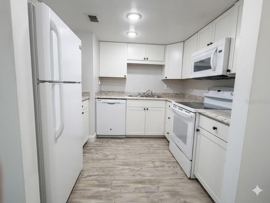 924 LAKE DESTINY ROAD — photo 8 of 12