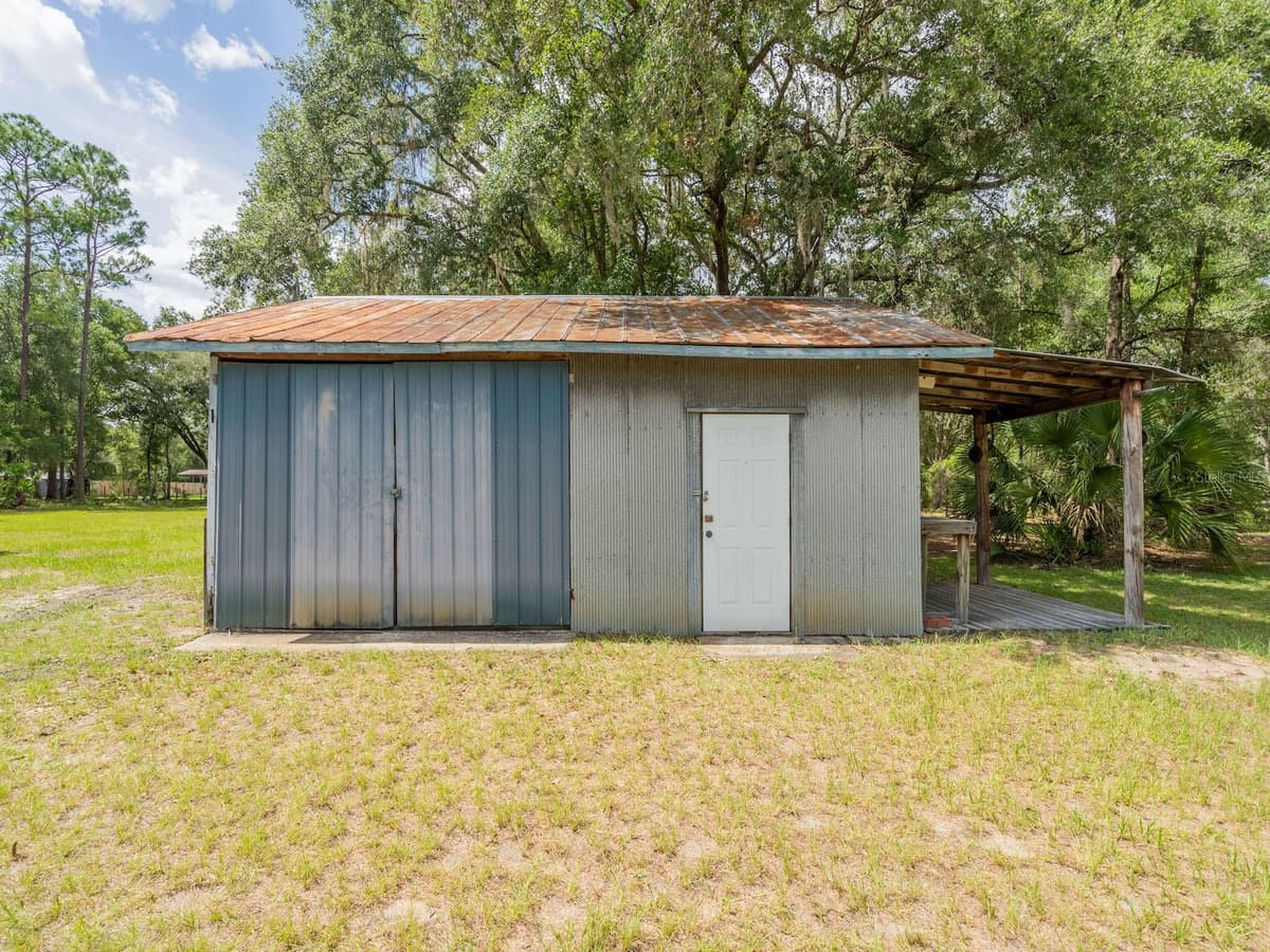15265 COUNTRY CLUB BOULEVARD — photo 35 of 42