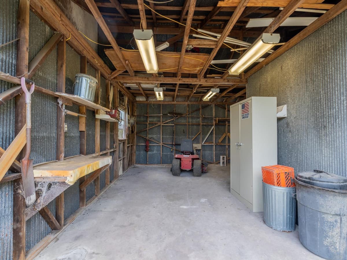 15265 COUNTRY CLUB BOULEVARD — photo 34 of 42