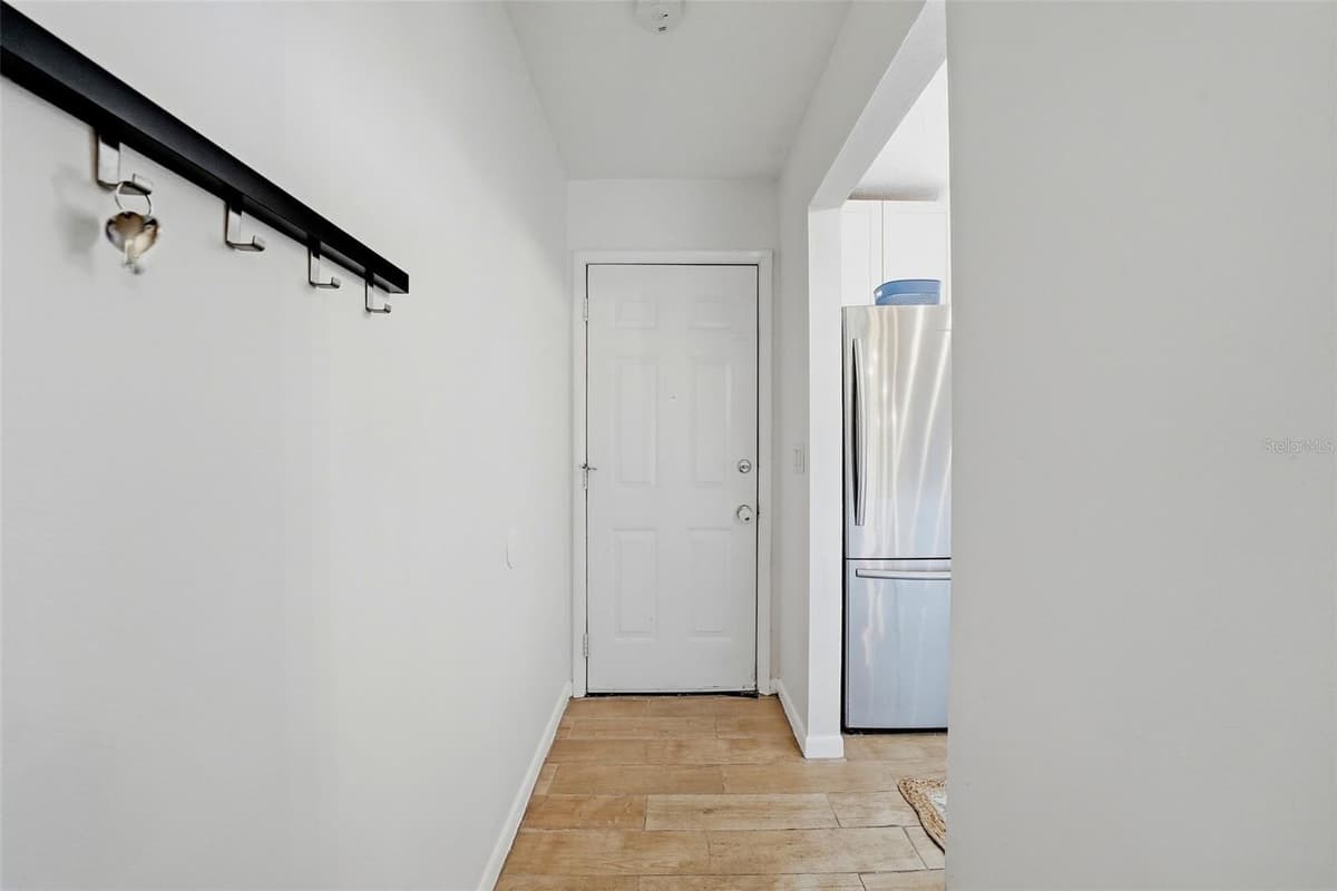 10310 BLUE FIELD CT — photo 4 of 27