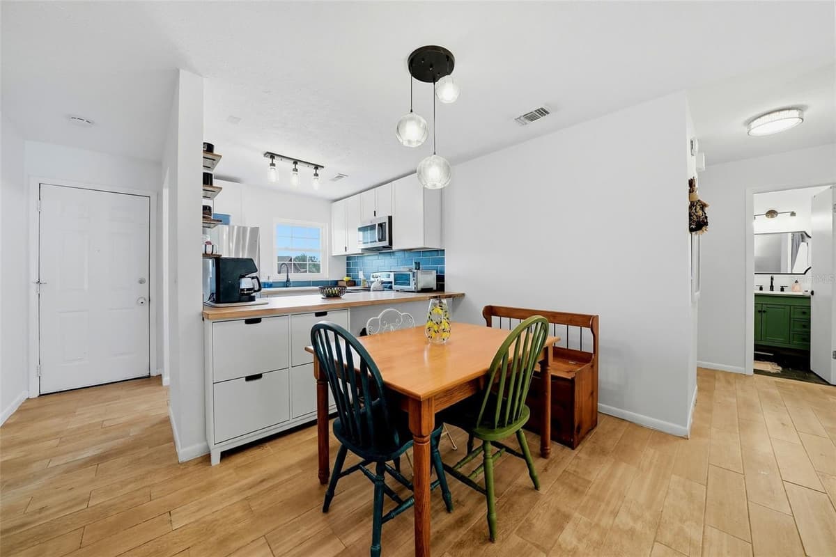 10310 BLUE FIELD CT — photo 9 of 27