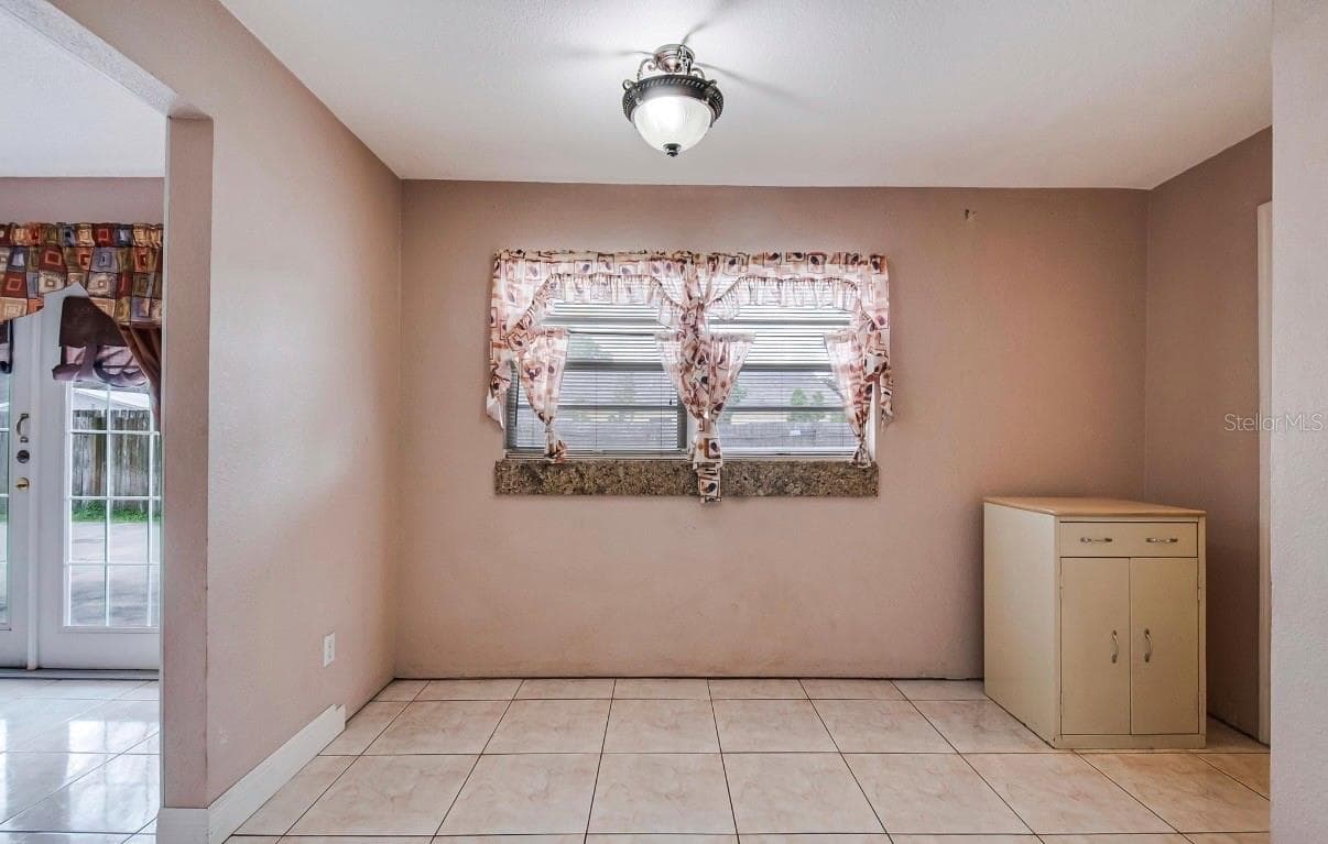 2370 VALLEY AVENUE — photo 10 of 22