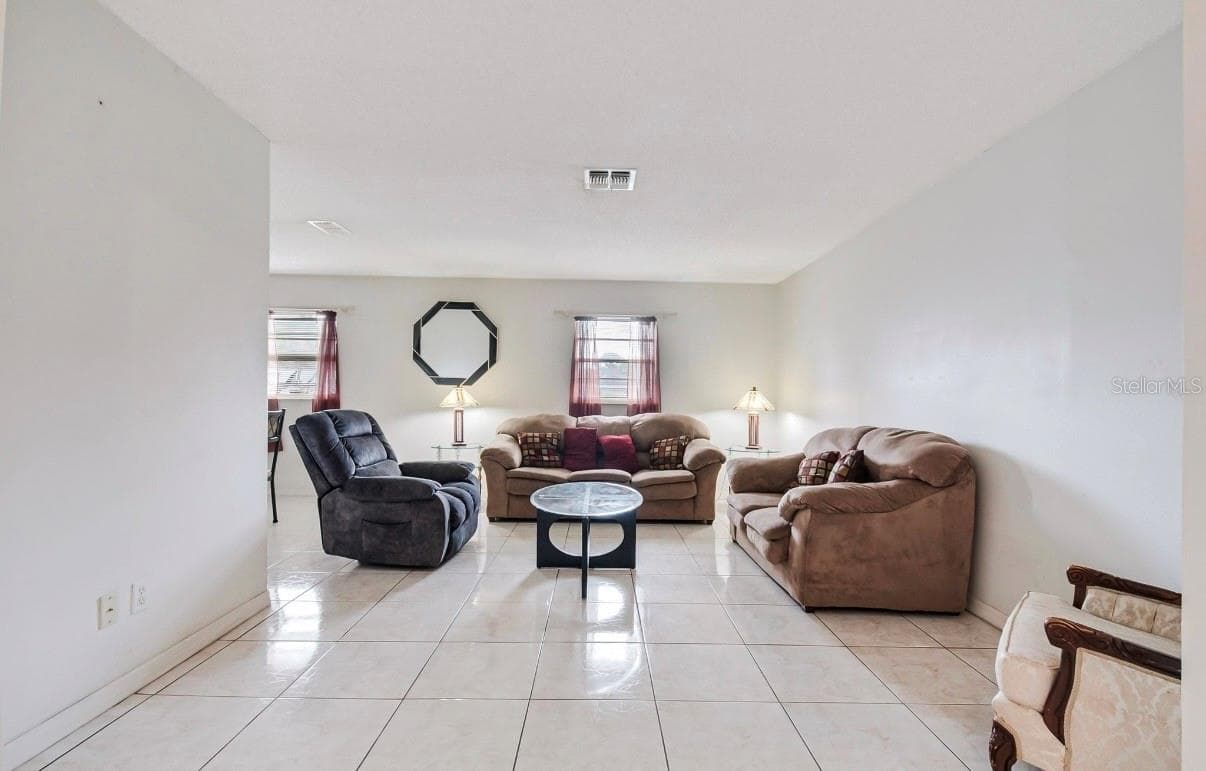 2370 VALLEY AVENUE — photo 5 of 22
