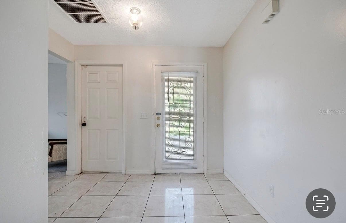 2370 VALLEY AVENUE — photo 3 of 22