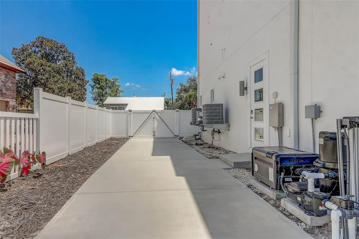 9940 LONE TREE LANE — photo 49 of 59