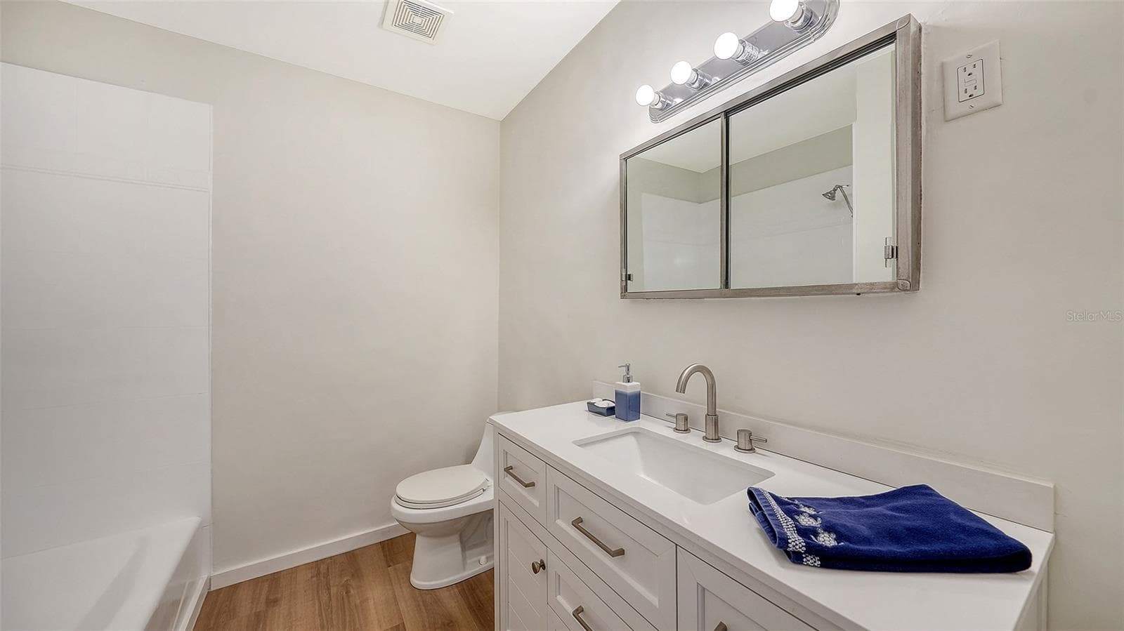2465 FOSTER LANE — photo 36 of 49