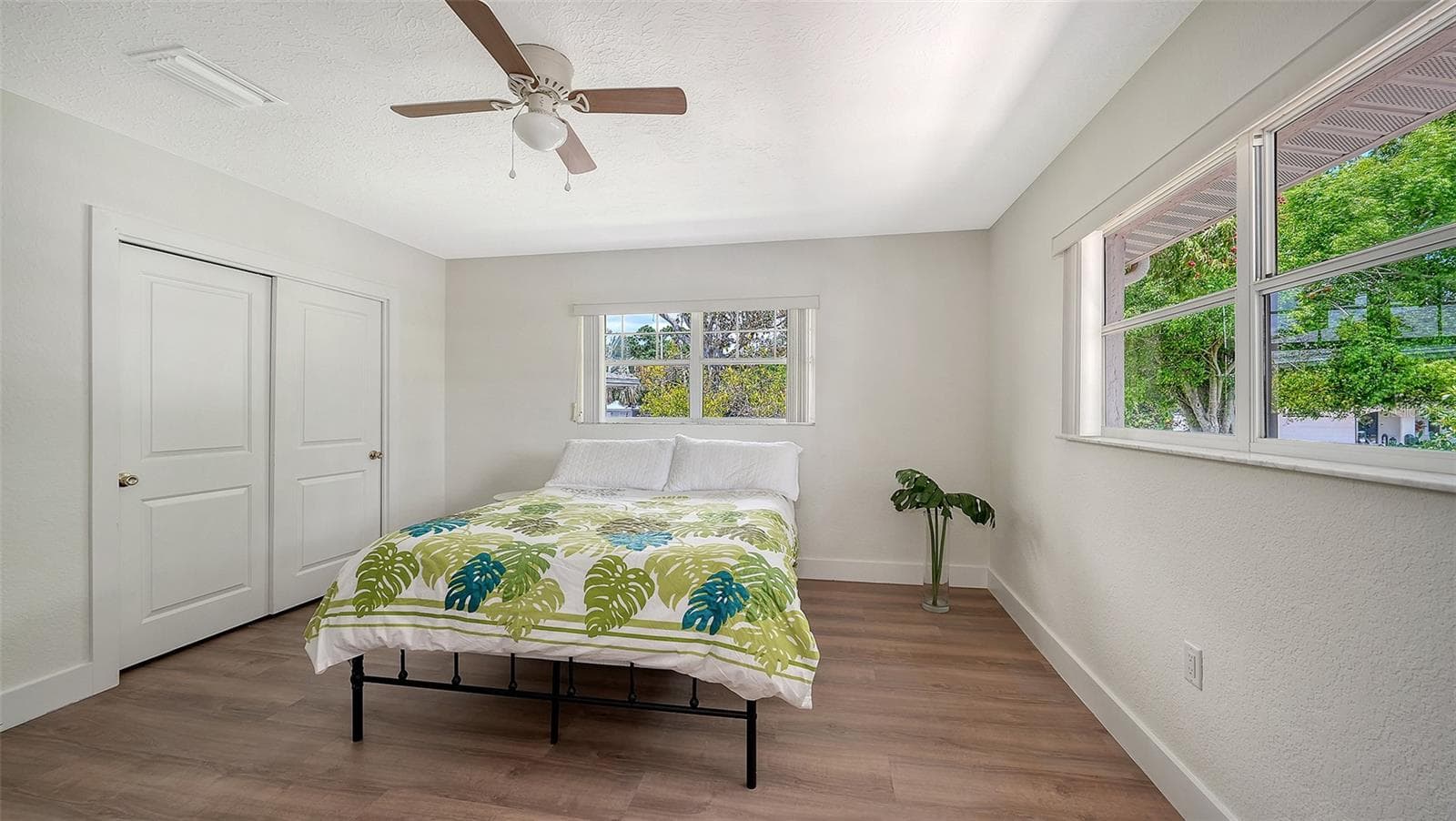 2465 FOSTER LANE — photo 38 of 49