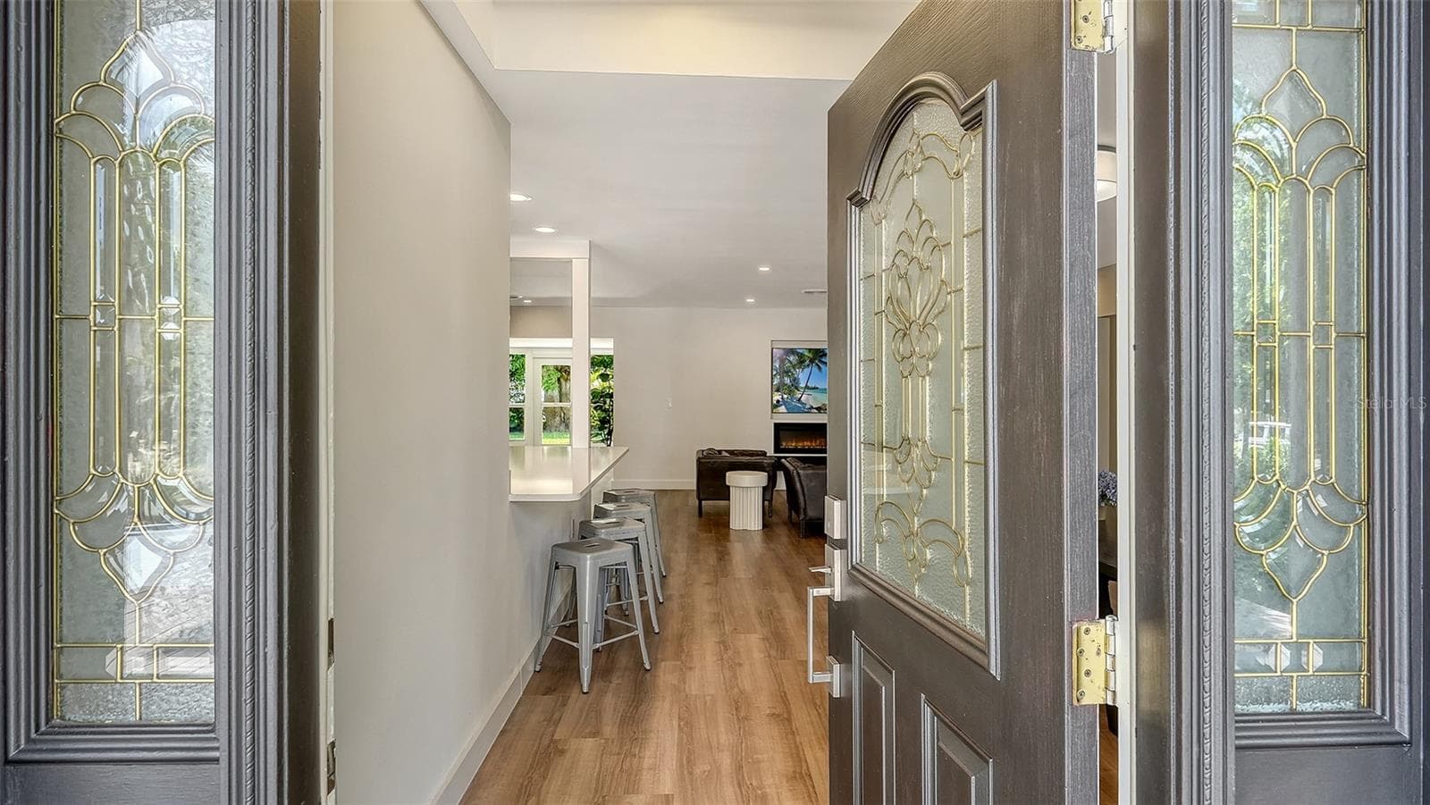2465 FOSTER LANE — photo 5 of 49