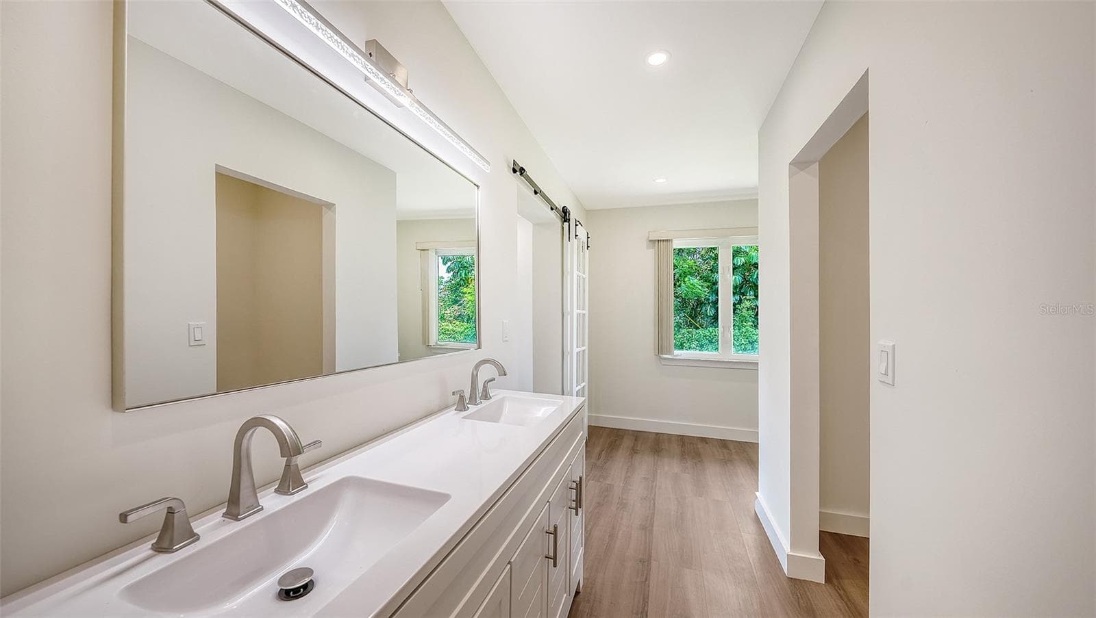 2465 FOSTER LANE — photo 32 of 49