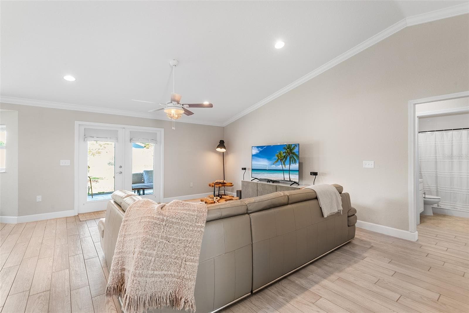 444 LAKE VIEW WAY — photo 9 of 46