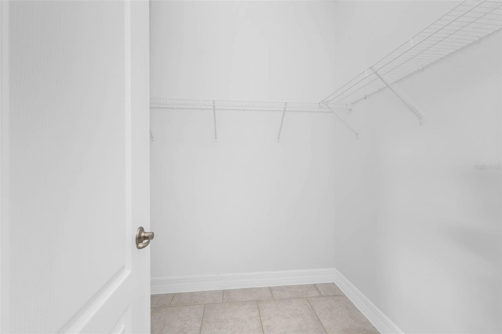 429 LOVELAND BOULEVARD — photo 13 of 27