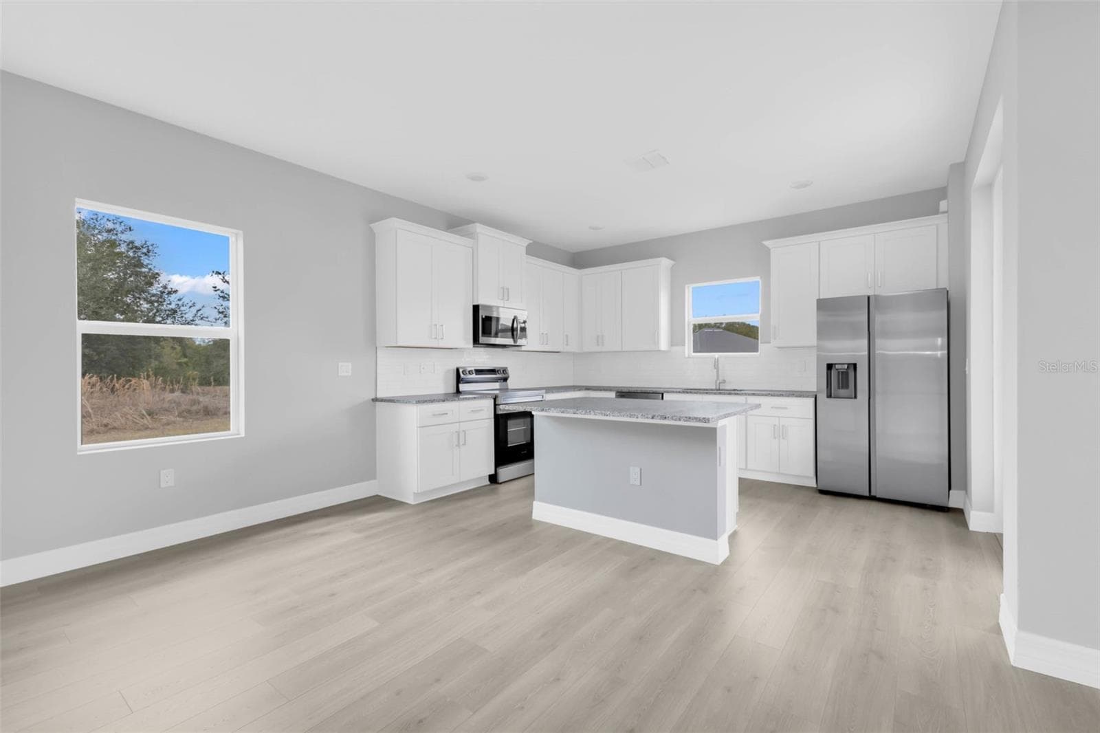429 LOVELAND BOULEVARD — photo 5 of 27