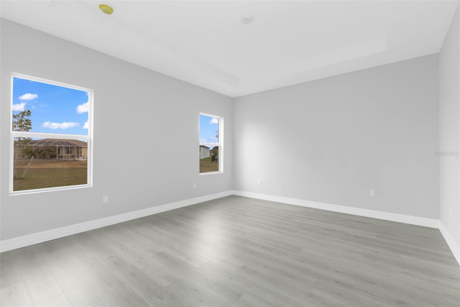 429 LOVELAND BOULEVARD — photo 8 of 27