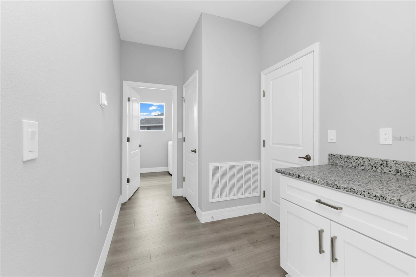 429 LOVELAND BOULEVARD — photo 25 of 27
