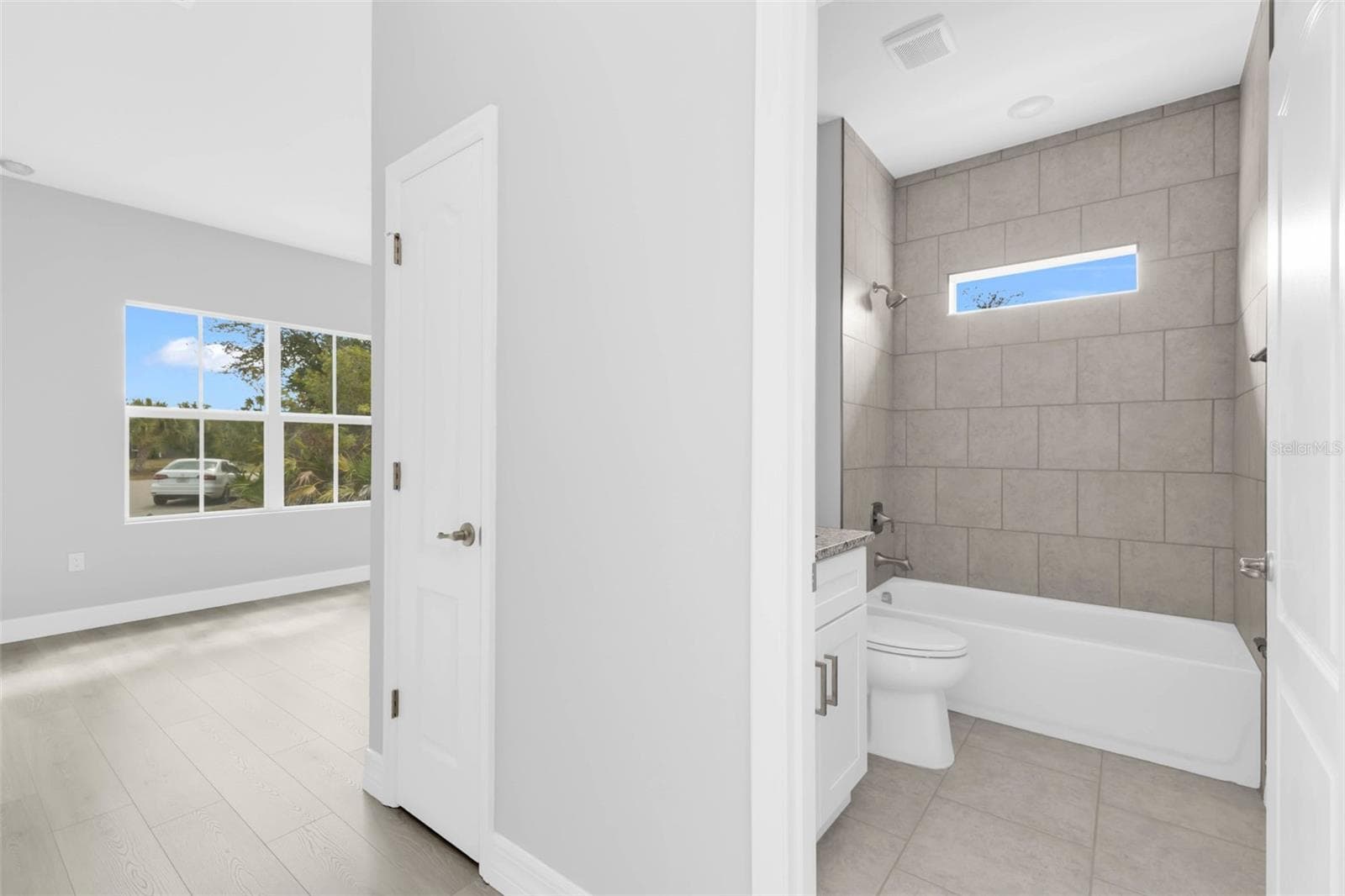 429 LOVELAND BOULEVARD — photo 18 of 27