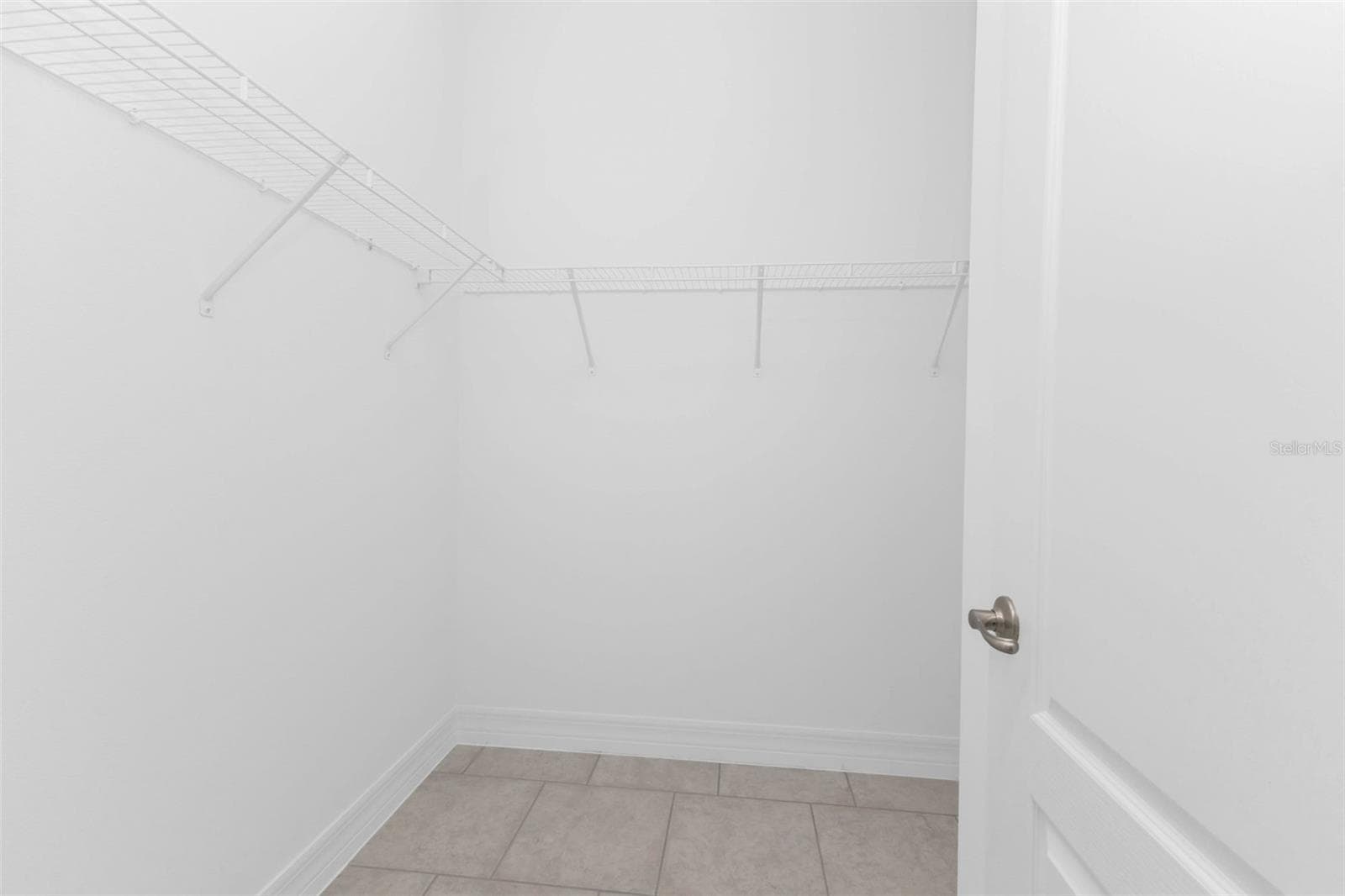 429 LOVELAND BOULEVARD — photo 12 of 27