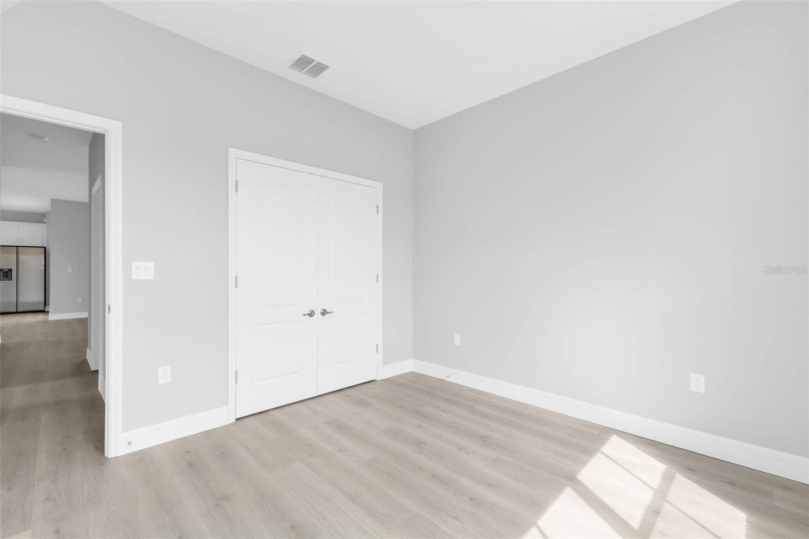 429 LOVELAND BOULEVARD — photo 15 of 27