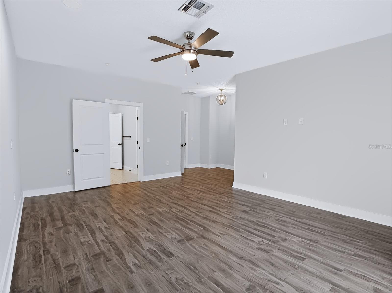 2233 KALEY AVENUE — photo 11 of 28