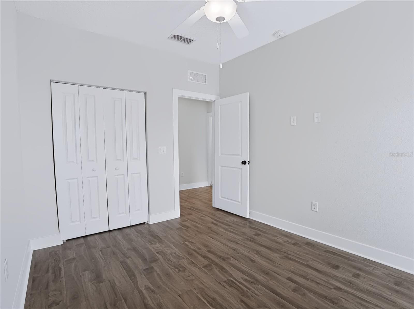 2233 KALEY AVENUE — photo 17 of 28