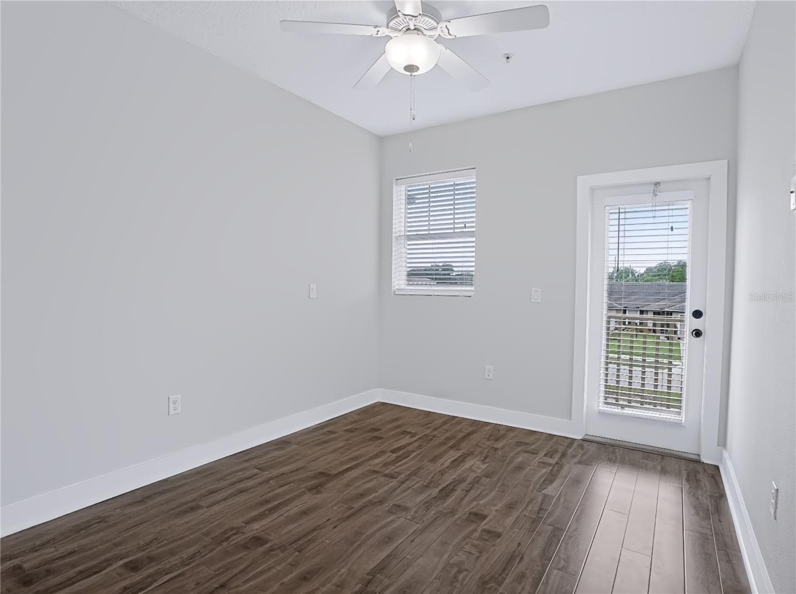 2233 KALEY AVENUE — photo 19 of 28