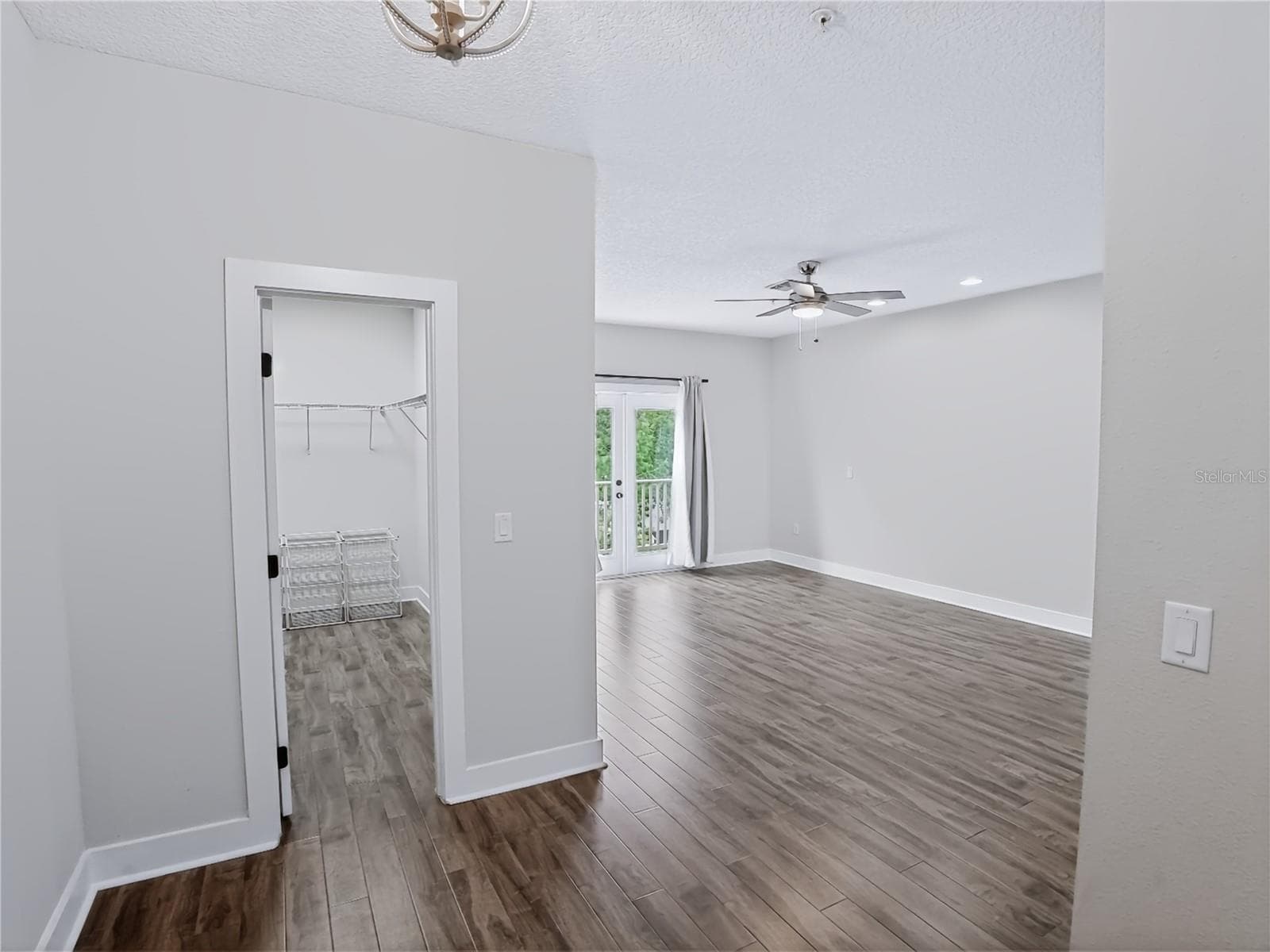 2233 KALEY AVENUE — photo 10 of 28