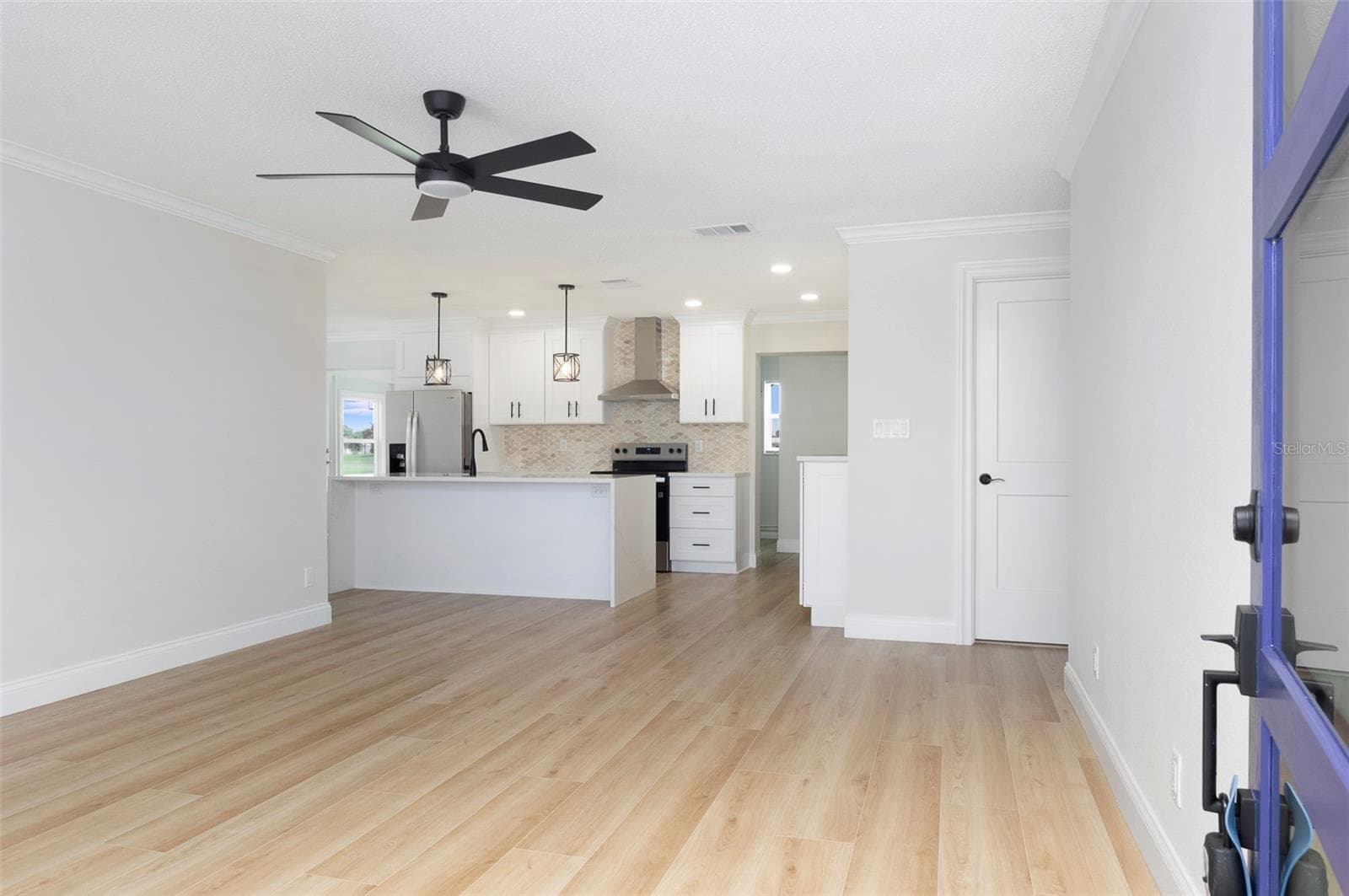 4034 MAINLANDS BOULEVARD — photo 5 of 44