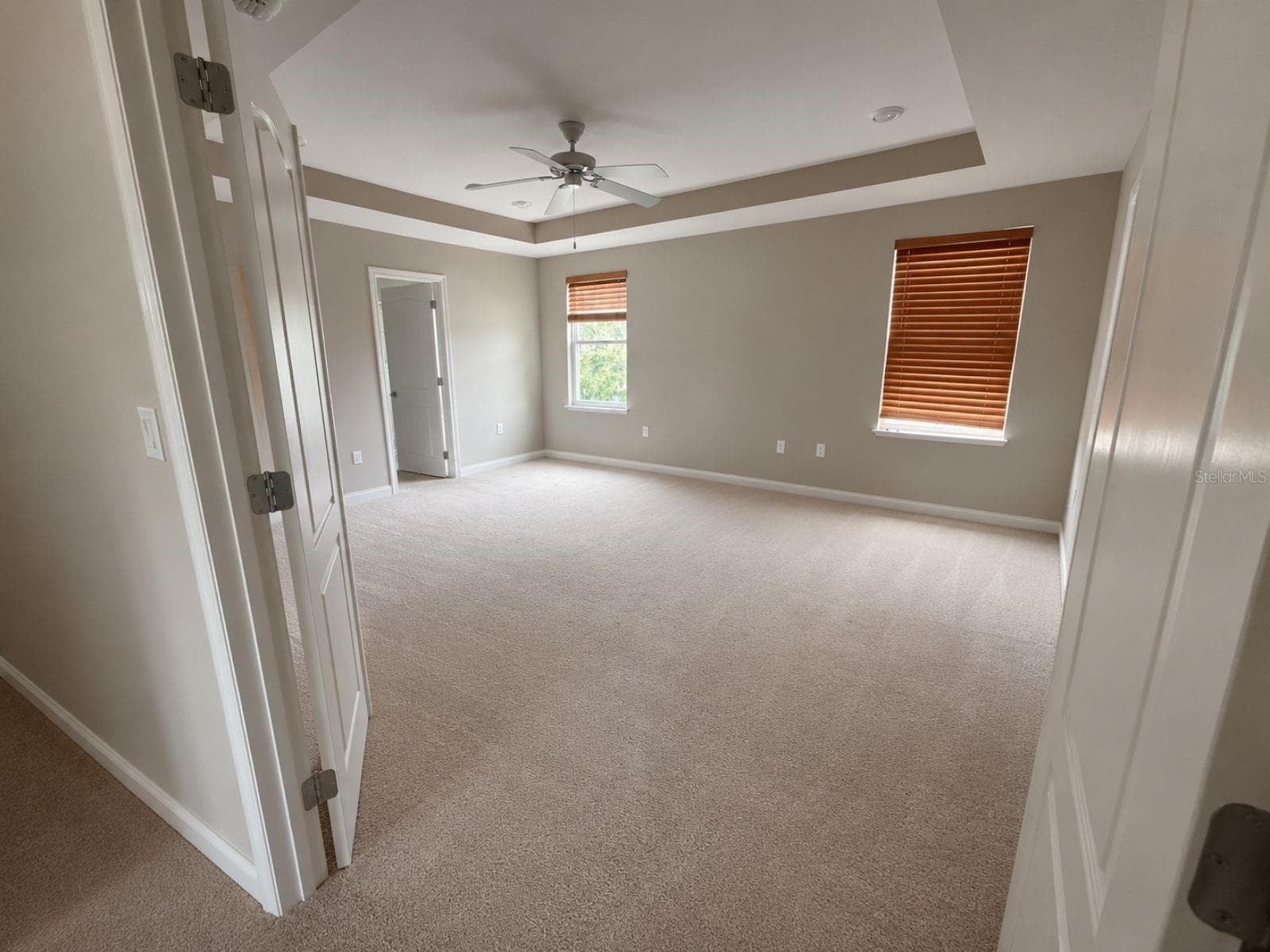 100 ALBANY DRIVE — photo 4 of 8
