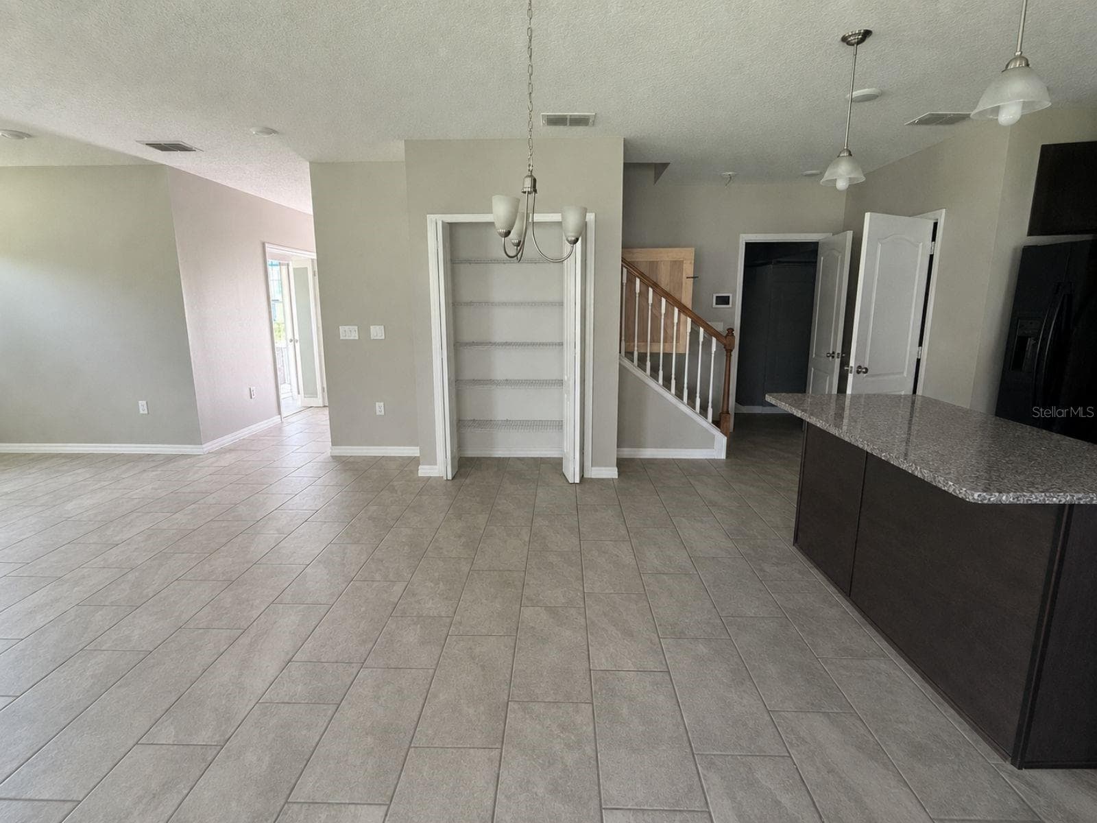 100 ALBANY DRIVE — photo 3 of 8