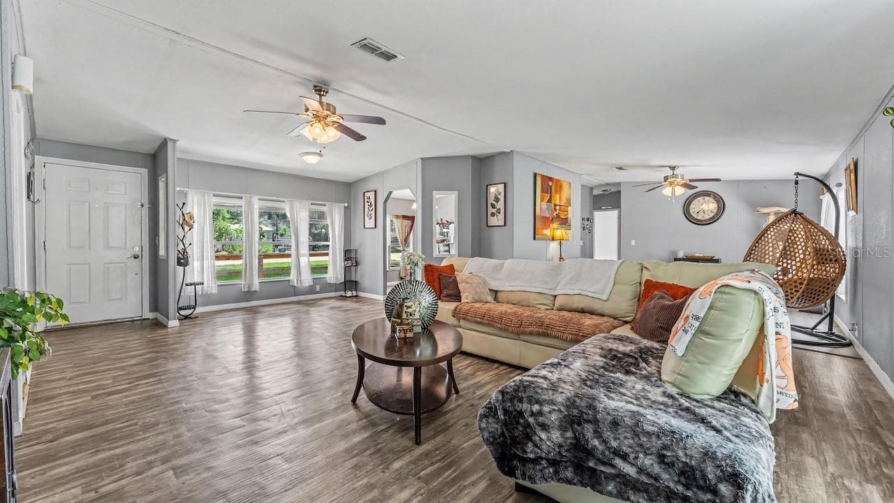 509 SHARON HILL COURT — photo 17 of 54