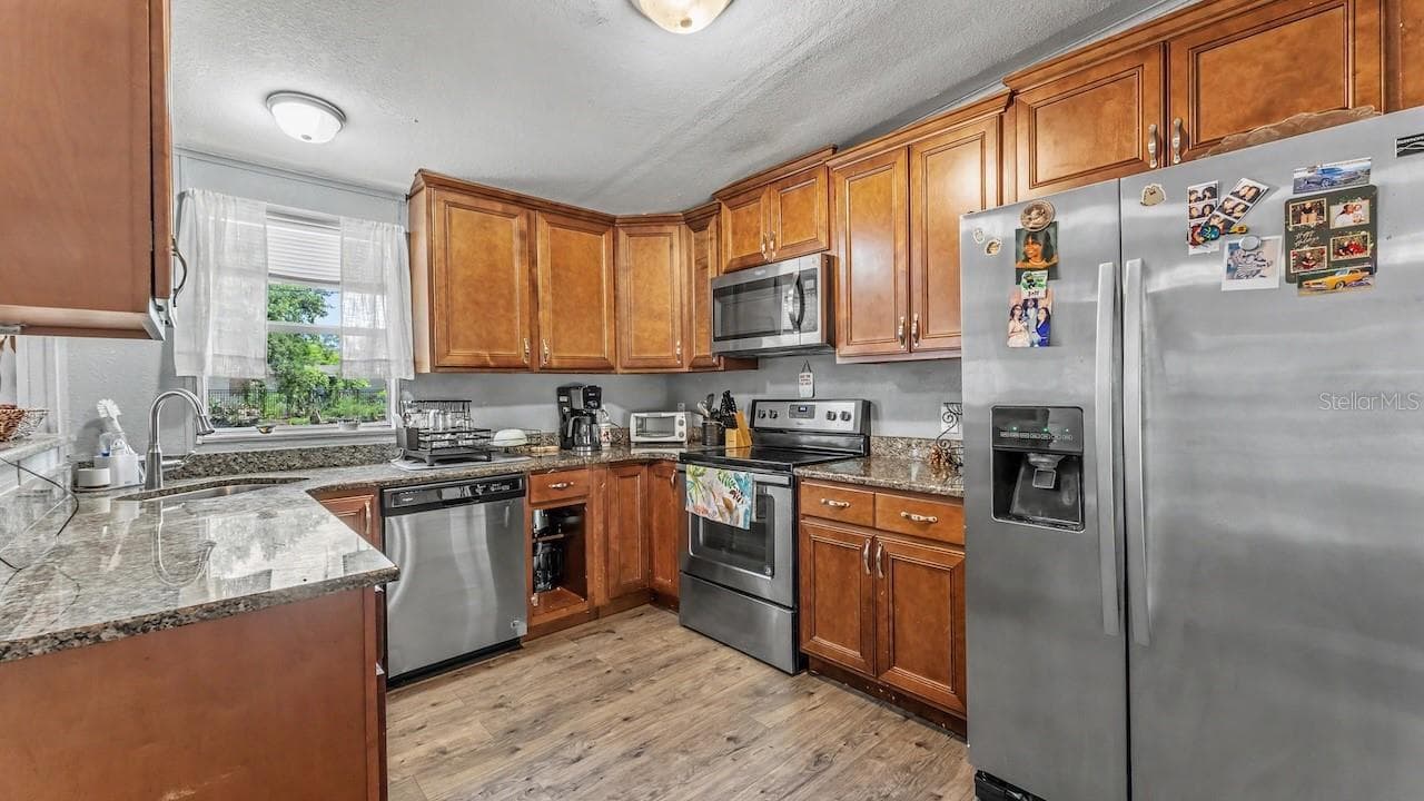 509 SHARON HILL COURT — photo 13 of 54