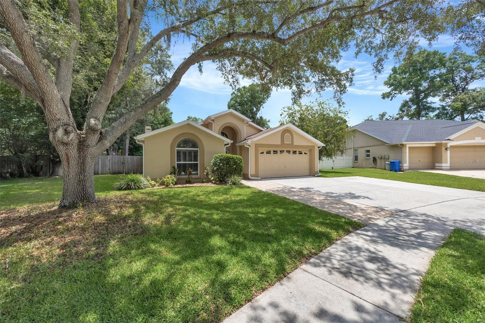3015 FOLKLORE DRIVE — photo 2 of 47