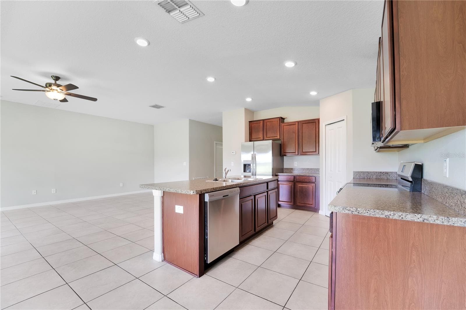 10116 CARLOWAY HILLS DRIVE — photo 8 of 32
