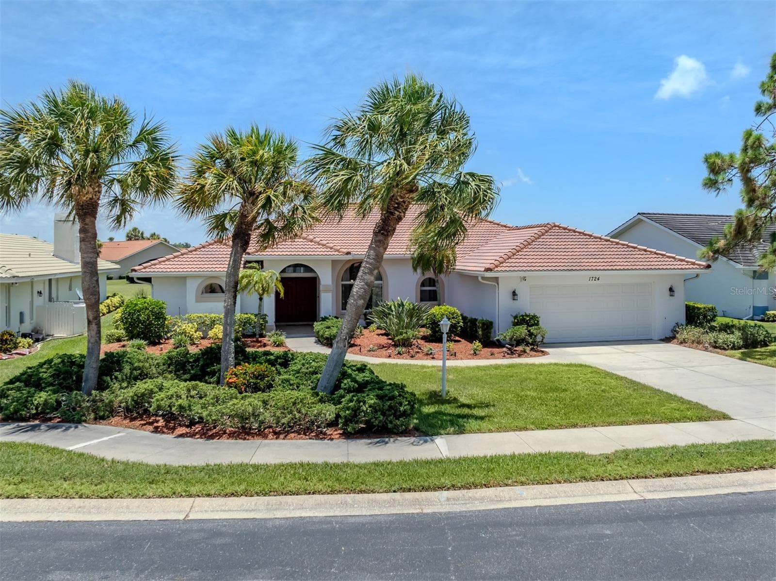 1724 KILRUSS DRIVE — photo 1 of 65
