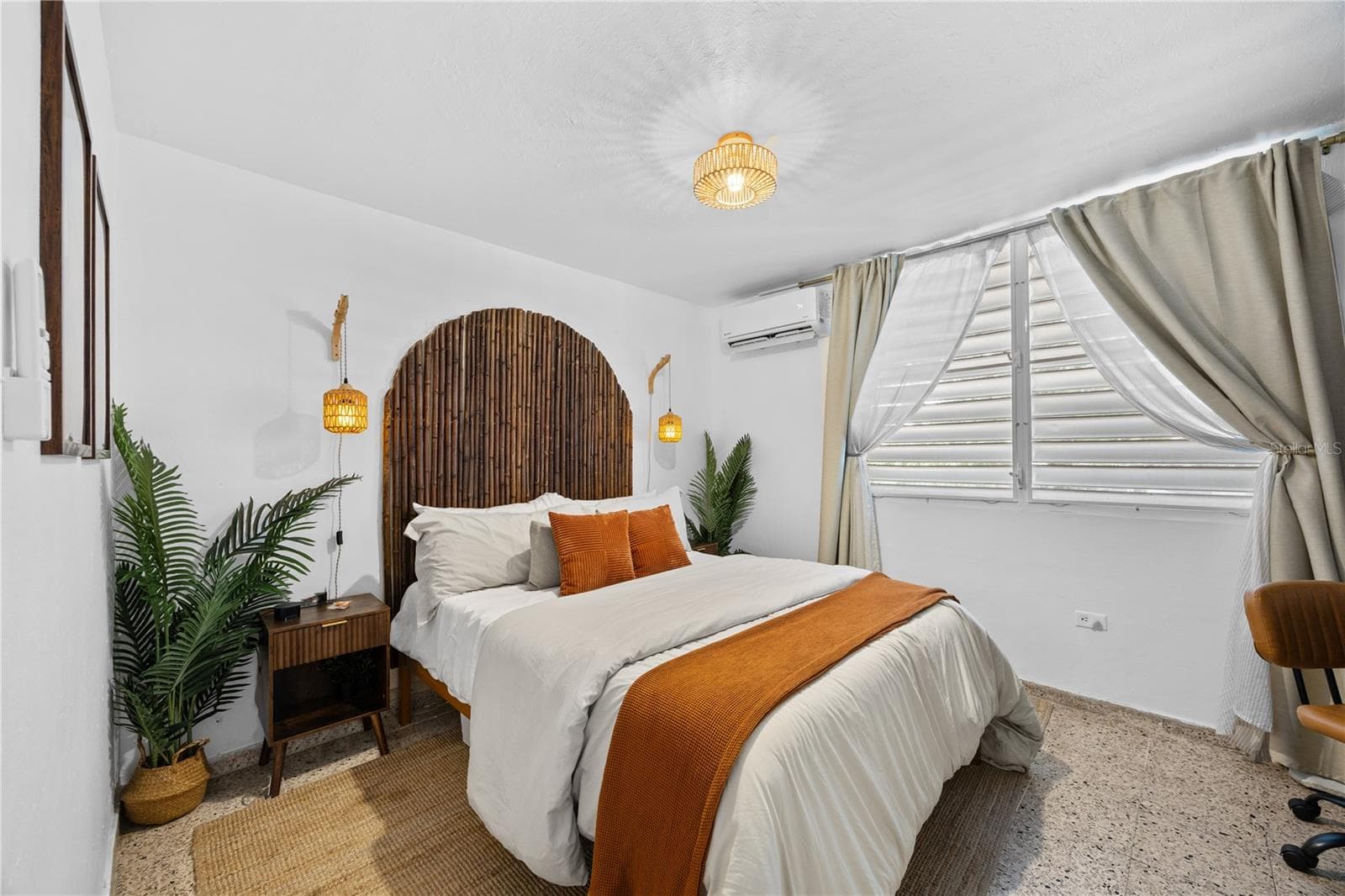 211 CALLE TAPIA — photo 15 of 36