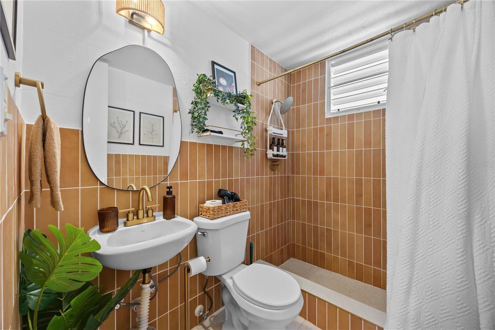 211 CALLE TAPIA — photo 17 of 36