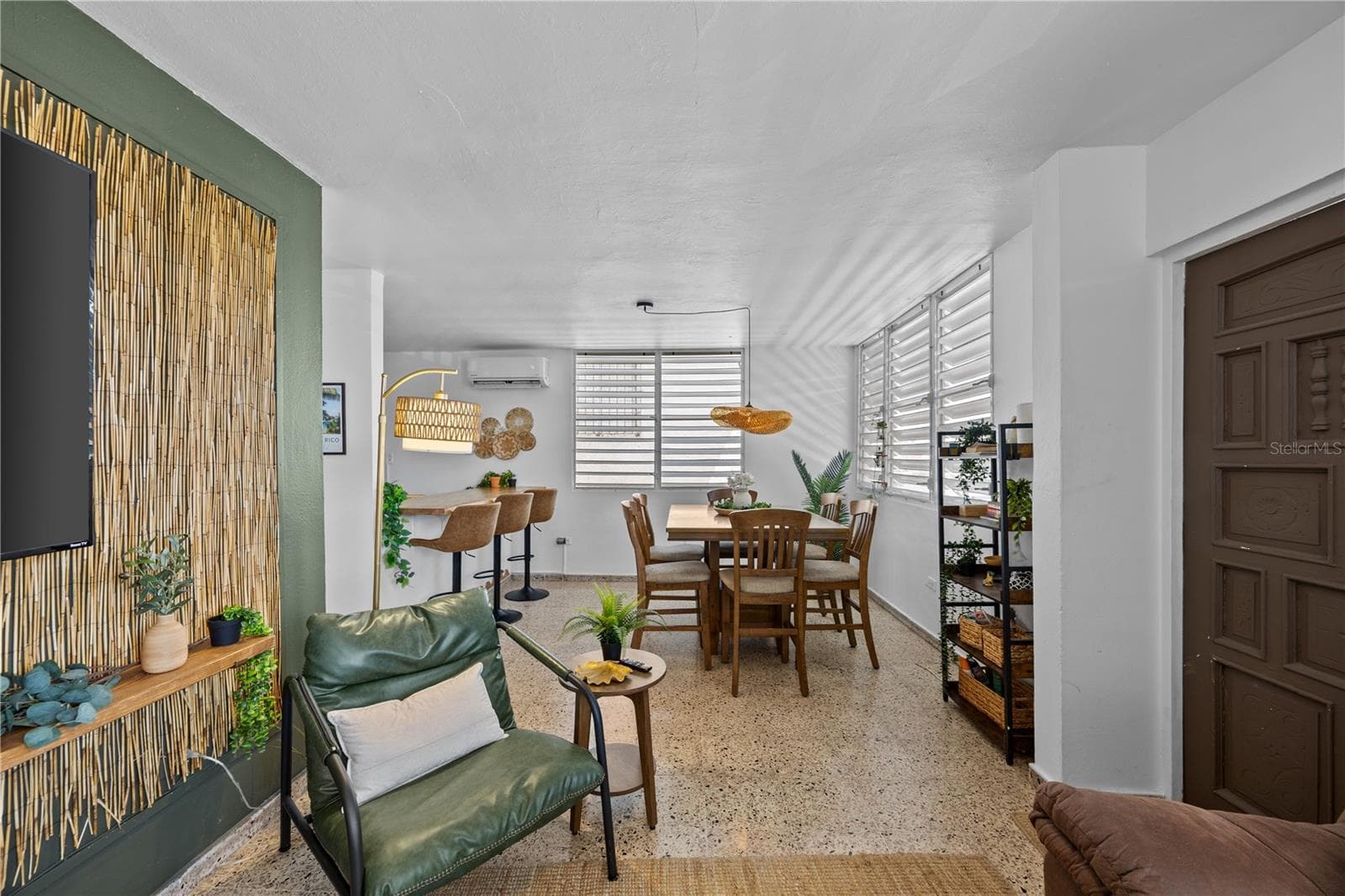 211 CALLE TAPIA — photo 4 of 36
