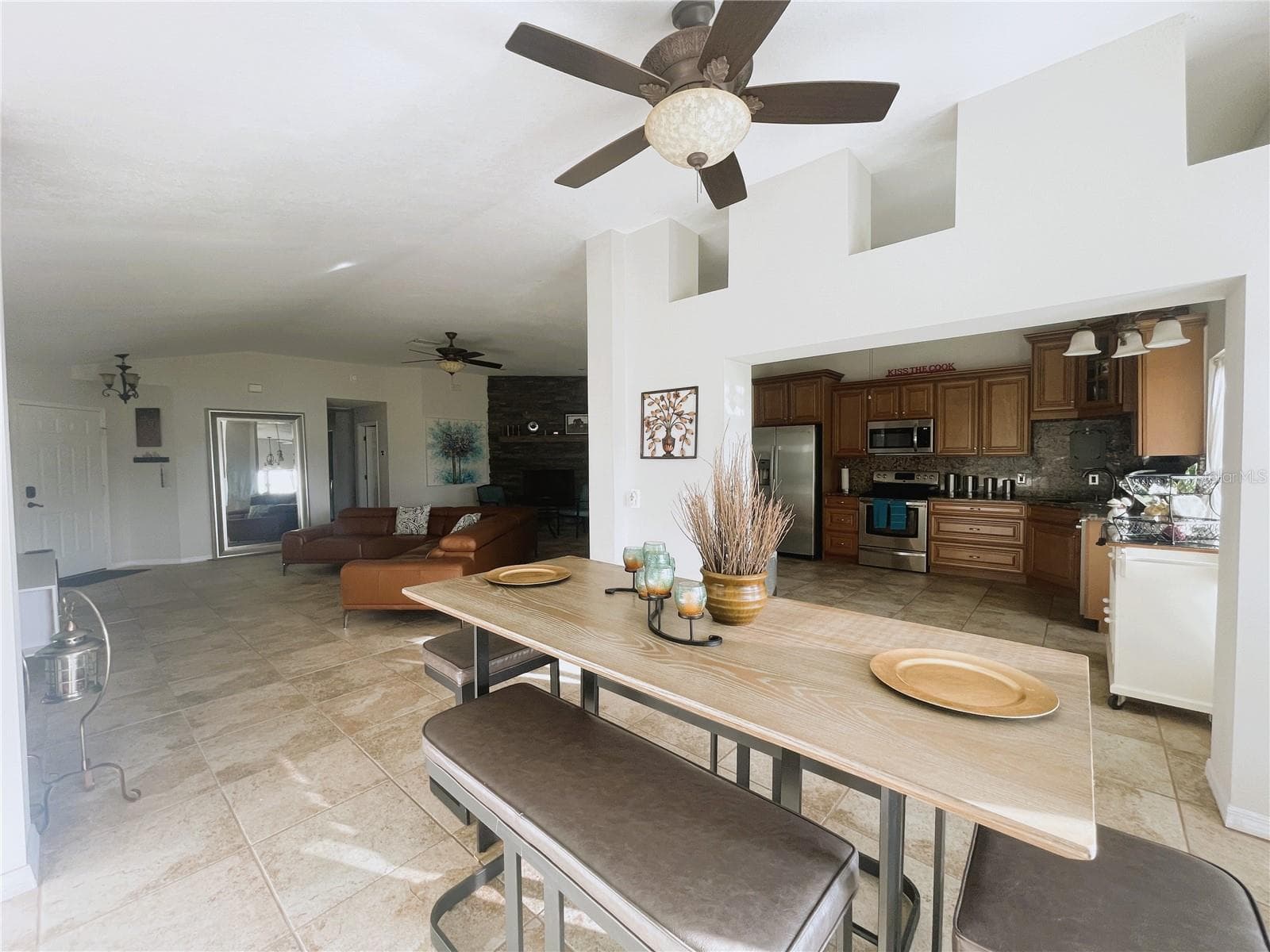 521 HILLWOOD PATH — photo 7 of 17