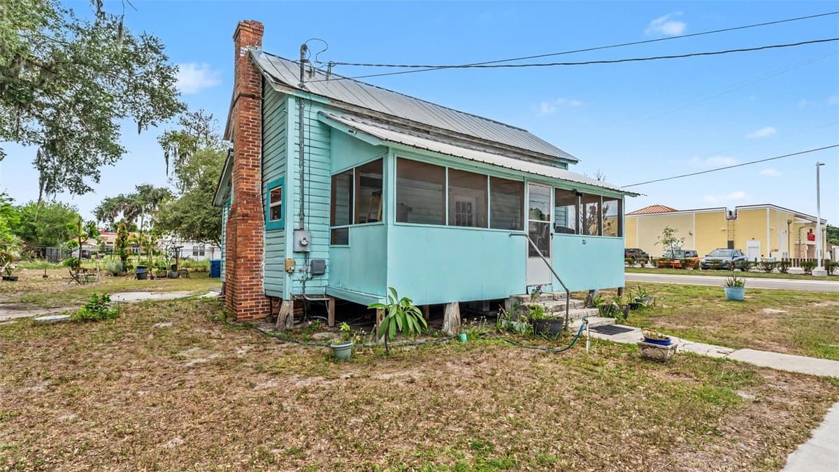 20 LANIER AVENUE — photo 4 of 14