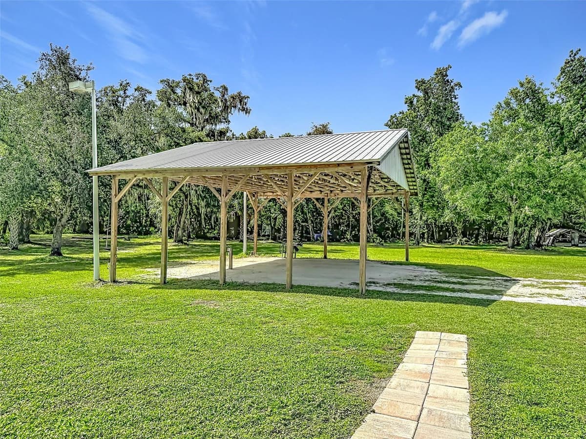 273 GRIFFIN ROAD — photo 30 of 48