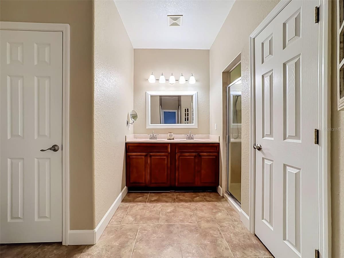273 GRIFFIN ROAD — photo 15 of 48